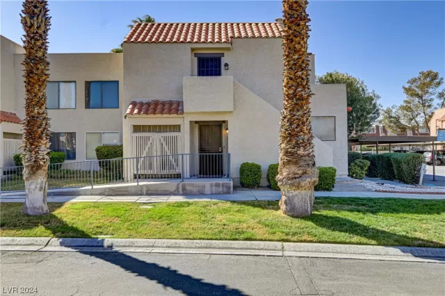 MLS: 2566157 Condo For Sale