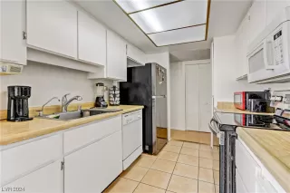 Photo #4: 2566157 Listing