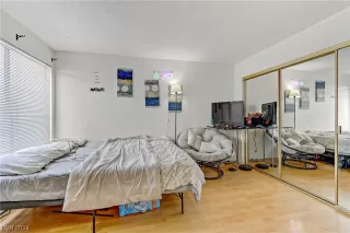 Photo #6: 2566157 Listing