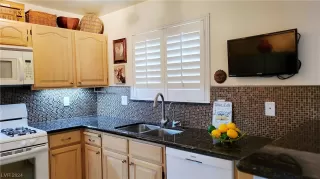 Photo #5: 2566165 Listing