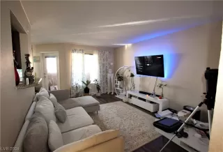 Photo #6: 2566181 Listing 