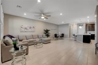 Photo #6: 2566199 Listing