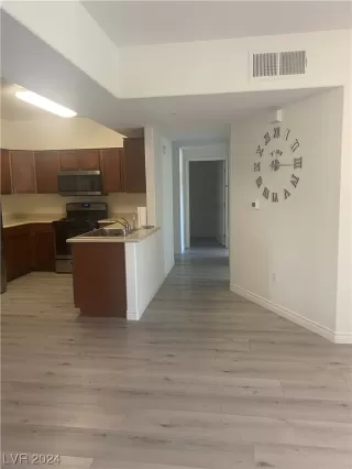 Photo #1: 2566269 Listing 