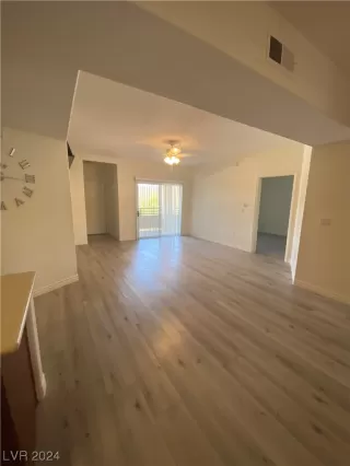 Photo #3: 2566269 Listing 