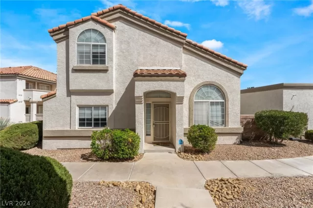 MLS: 2566301 Condo For Sale