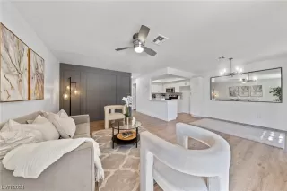 Photo #1: 2566309 Listing