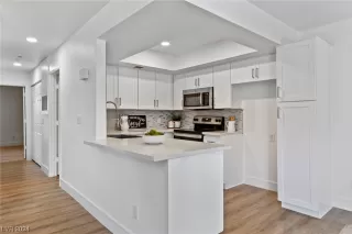 Photo #3: 2566309 Listing