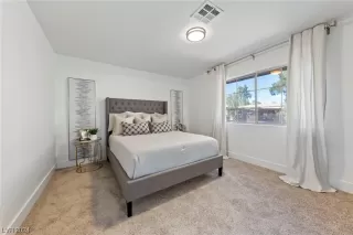 Photo #4: 2566309 Listing