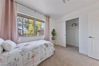 Photo #5: 2566309 Listing