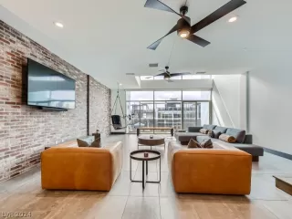 Photo #1: 2566343 Listing