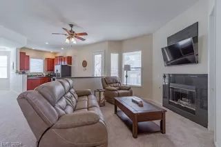 Photo #2: 2566390 Listing