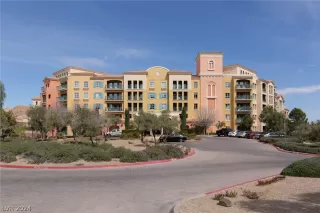 Photo #1: 2566430 Listing 