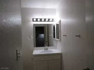 Photo #1: 2566438 Listing 