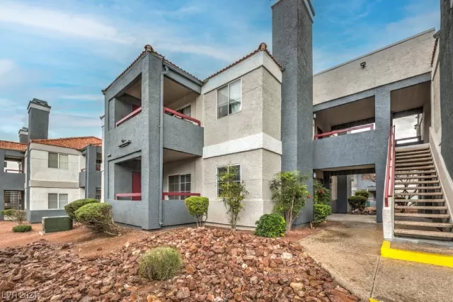 MLS: 2566468 Condo For Sale