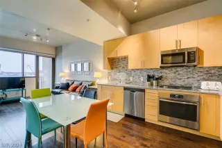 Photo #2: 2566471 Listing