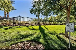 Photo #2: 2566475 Listing