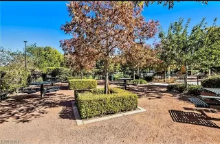 Photo #4: 2566475 Listing