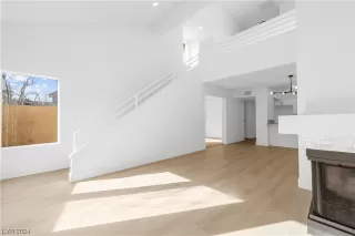 Photo #3: 2566482 Listing