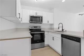 Photo #5: 2566482 Listing