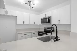 Photo #6: 2566482 Listing