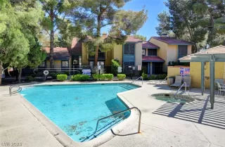 Photo #4: 2566483 Listing 