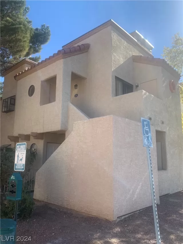 MLS: 2566492 Condo For Sale