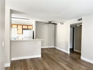 Photo #2: 2566492 Listing 