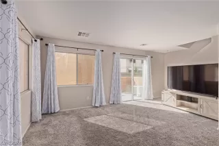 Photo #6: 2566503 Listing