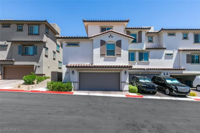 MLS: 2566525 Condo For Sale