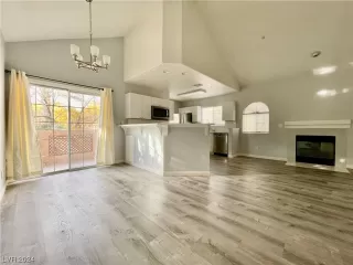 Photo #1: 2566526 Listing 