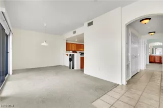 Photo #5: 2566534 Listing