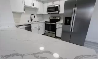 Photo #2: 2566546 Listing