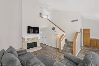 Photo #2: 2566565 Listing