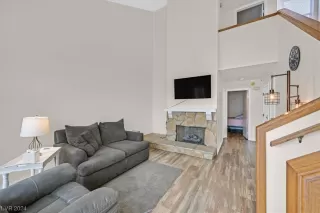 Photo #3: 2566565 Listing