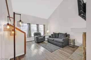 Photo #4: 2566565 Listing