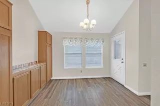 Photo #6: 2566565 Listing