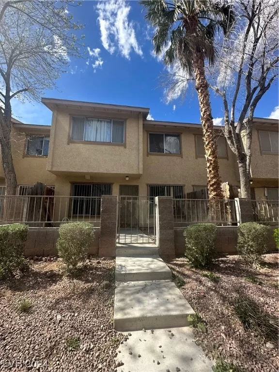 MLS: 2566567 Condo For Sale