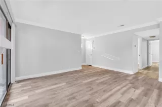 Photo #3: 2566572 Listing