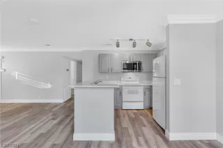 Photo #6: 2566572 Listing