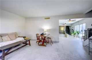 Photo #4: 2566583 Listing