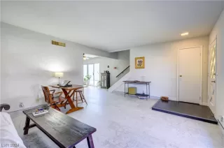 Photo #5: 2566583 Listing