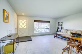 Photo #6: 2566583 Listing