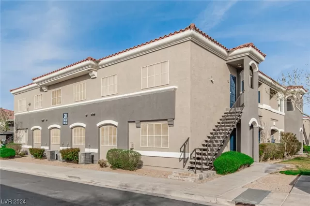 MLS: 2566584 Condo For Sale