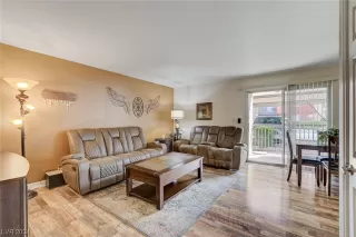 Photo #3: 2566597 Listing