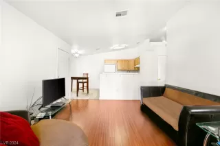 Photo #1: 2566631 Listing 