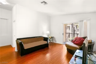 Photo #4: 2566631 Listing 