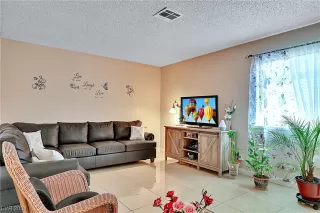 Photo #4: 2566635 Listing 