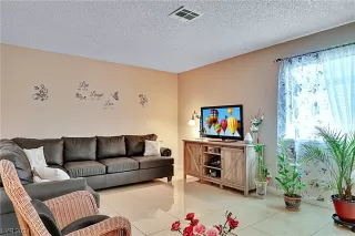 Photo #5: 2566635 Listing 