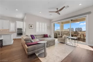 Photo #4: 2566638 Listing