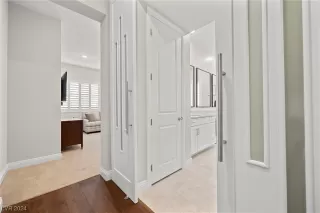 Photo #6: 2566638 Listing